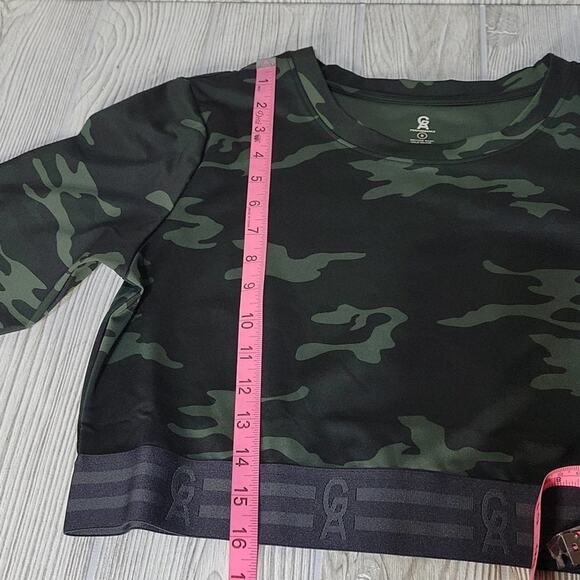Good American Performance - The Iron Crop Top, Camo Print, New With Tags, Size 5 - Picture 9 of 13